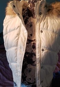 Aeropostale white puffer vest with fur hood